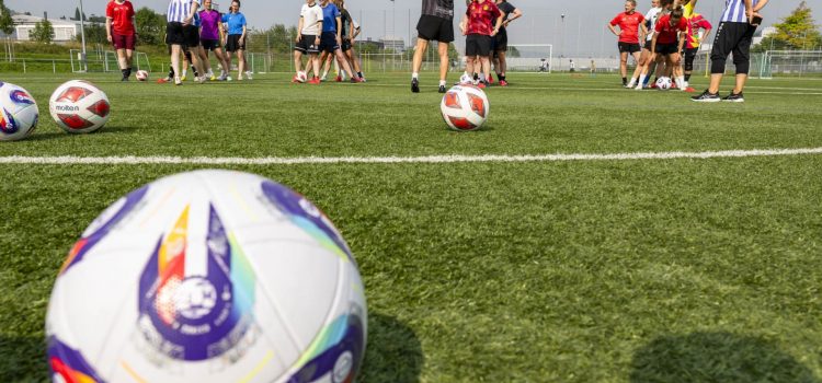 Nur noch wenige Plätze im August Frauenfussball-Camp frei Nur noch wenige Plätze im August Frauenfussball-Camp frei