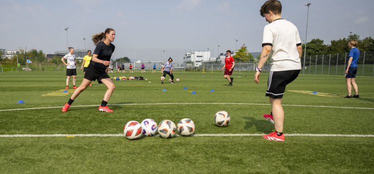 Frauen-Fussball-Camp 15./16. August 2026 in Zürich Frauen-Fussball-Camp 15./16. August 2026 in Zürich