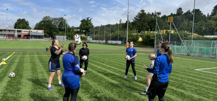 Die Anmeldung zu den Maitli-Goalie-Täg ist eröffnet